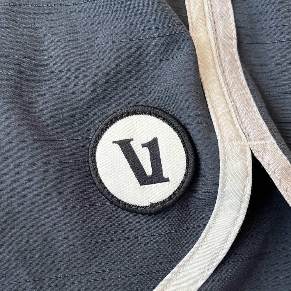 Vuori Cardiff Shorts (Charcoal) - Picture 5 of 9